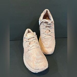 NOBULL Ripstop Runner – Women’s 9.5 / Men’s 8 – Pink Topography Pattern – EUC